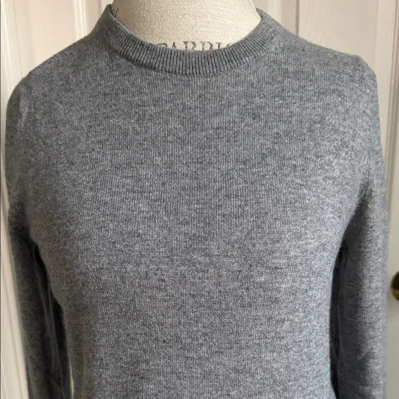 Quince Mongolian Cashmere Crewneck Sweater in Heather Grey: S - Picture 4 of 7